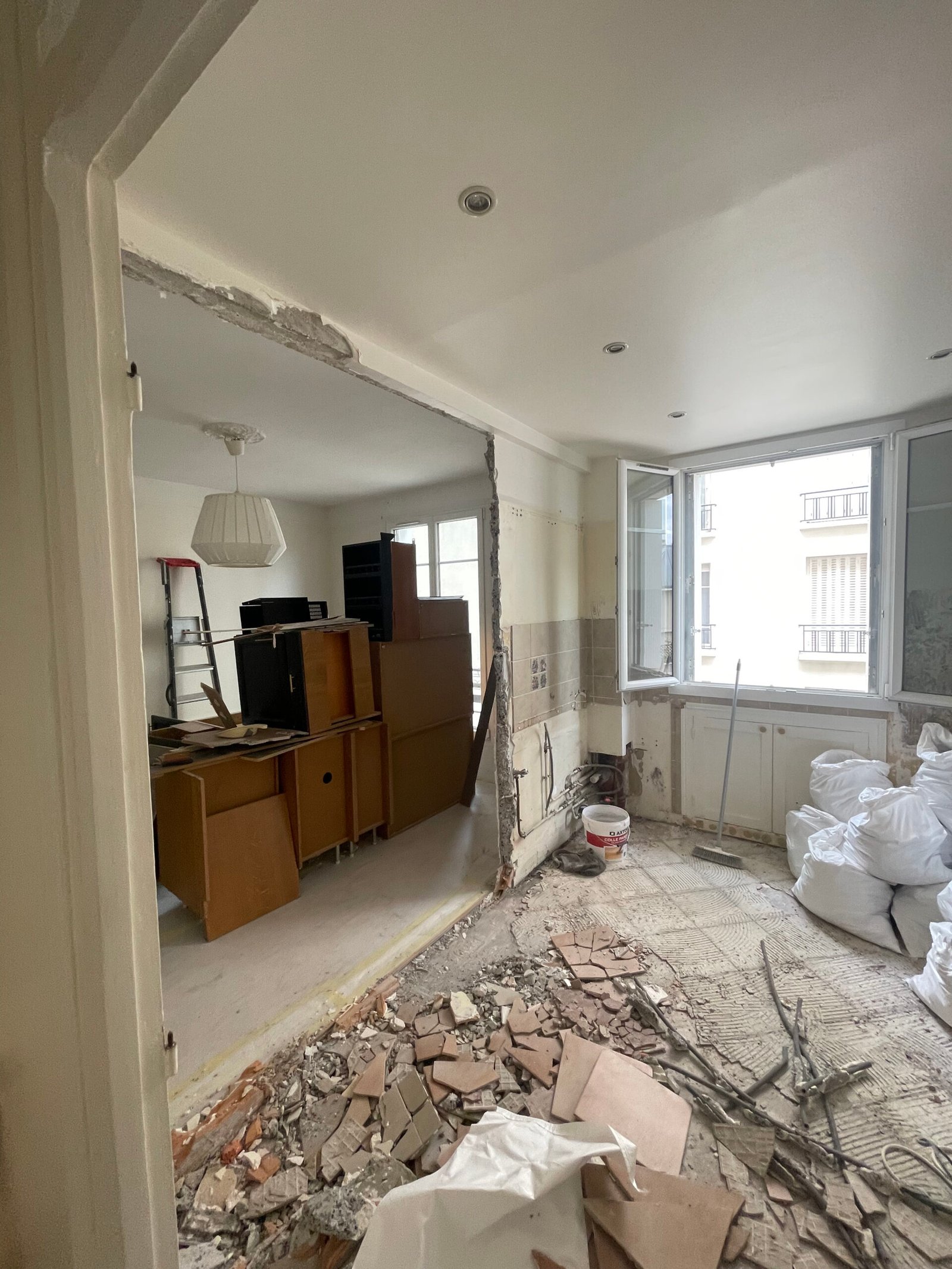 Abattage du mur non porteur entre cuisine et salon à Boulogne-Billancourt