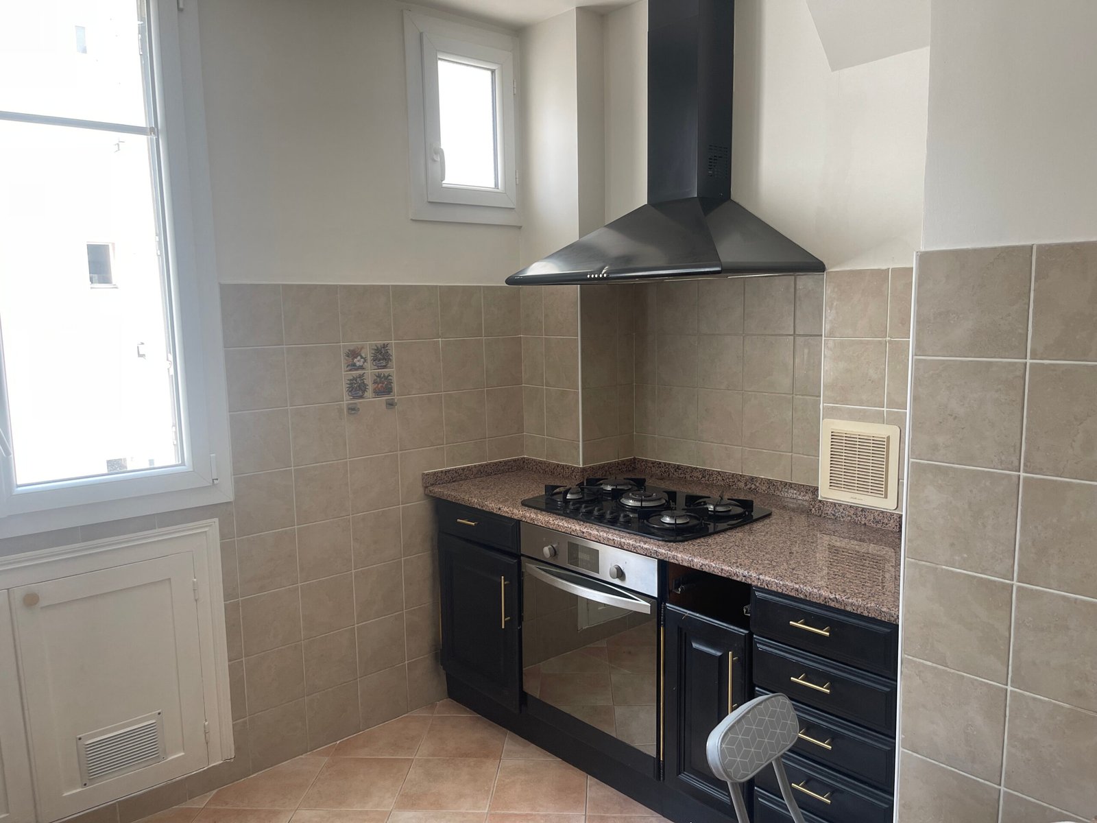 Cuisine avant rénovation à Boulogne-Billancourt