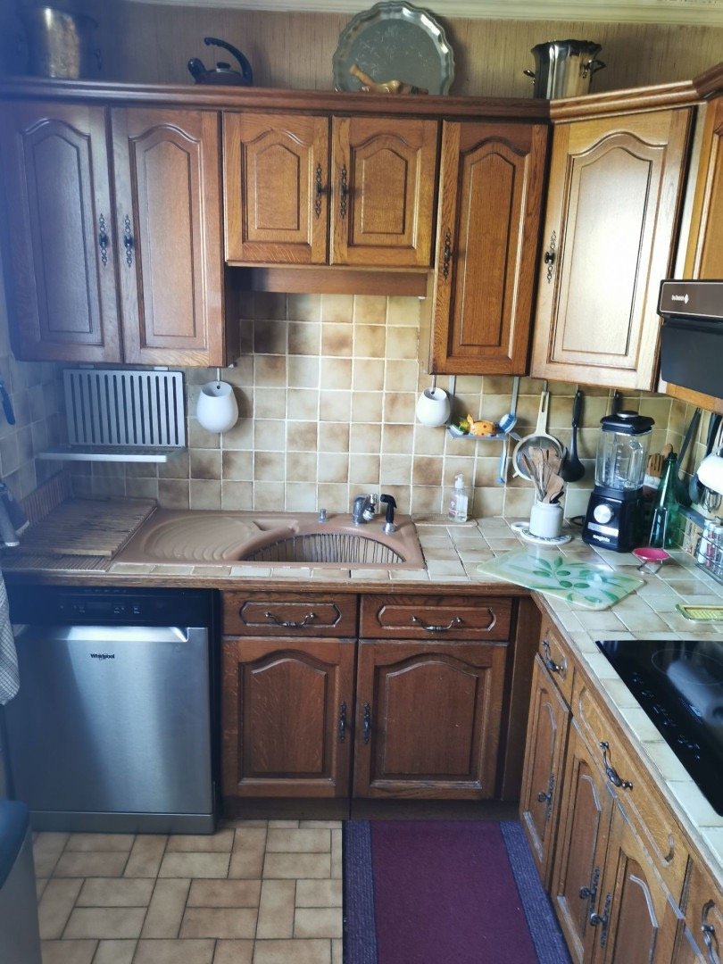 Cuisine avant travaux à Magny-les-Hameaux